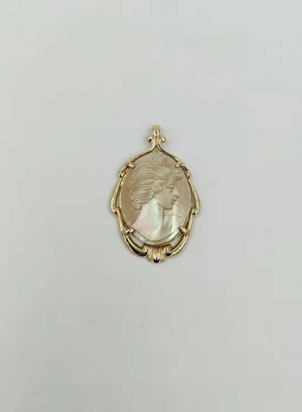 Magnificent 14k Hand Crafted Mother of Pearl Yell… - image 7