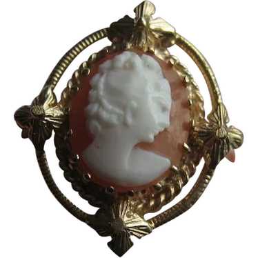 Cameo Ring 14K Gold with Flowers - image 1