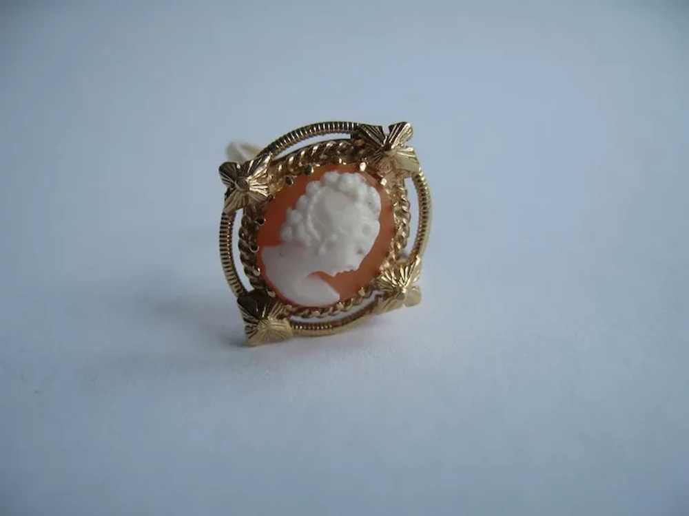 Cameo Ring 14K Gold with Flowers - image 4