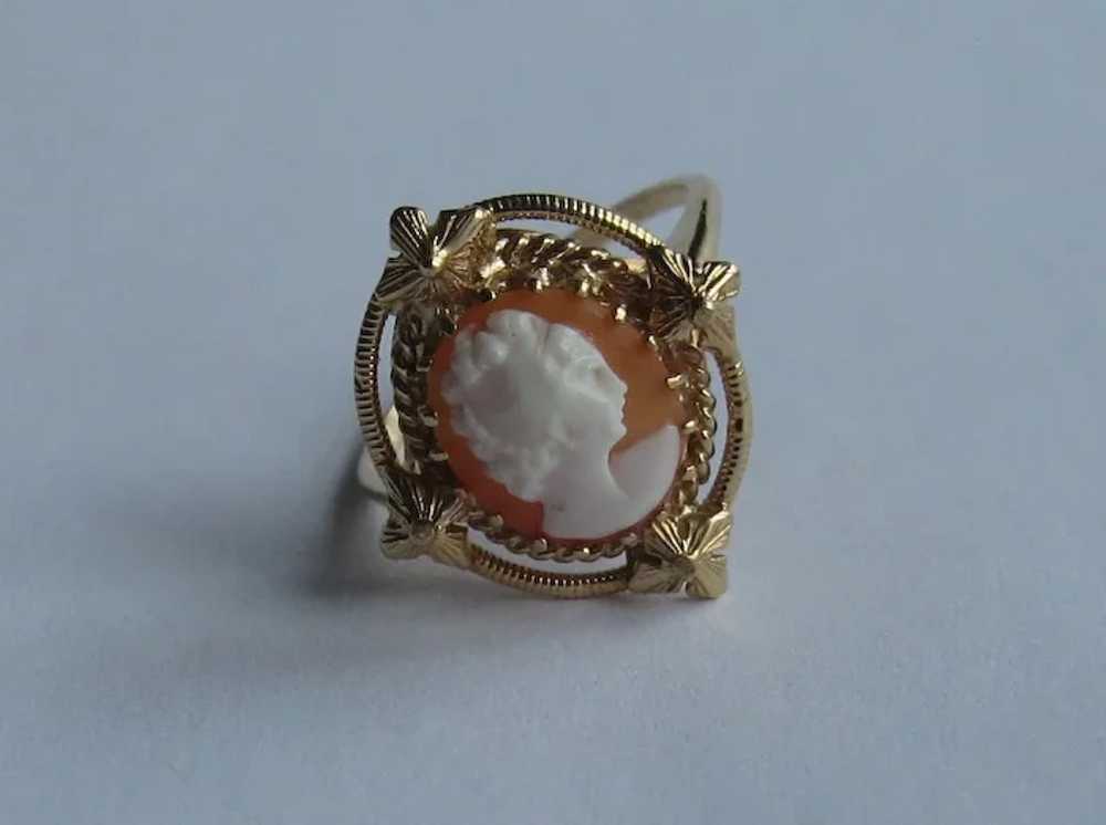 Cameo Ring 14K Gold with Flowers - image 5