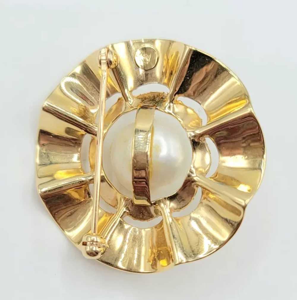 14k Yellow Gold Ruffled 11 MM Pearl Brooch, 7 Gra… - image 3