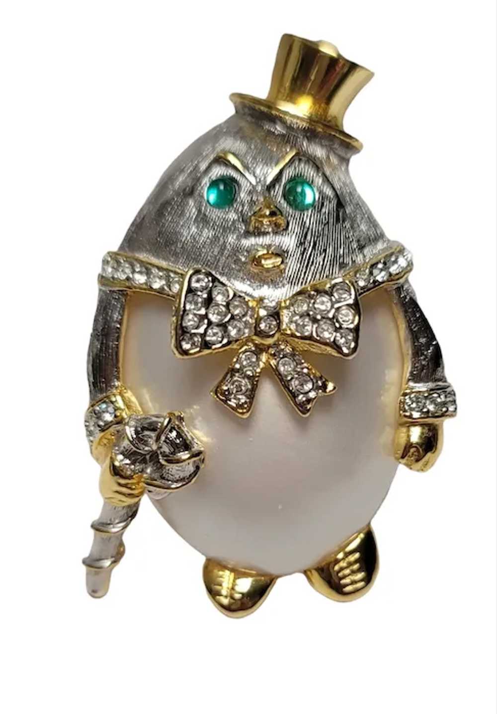 KJL Vintage Gold-Tone Rhinestone Faux Pearl  Hump… - image 3