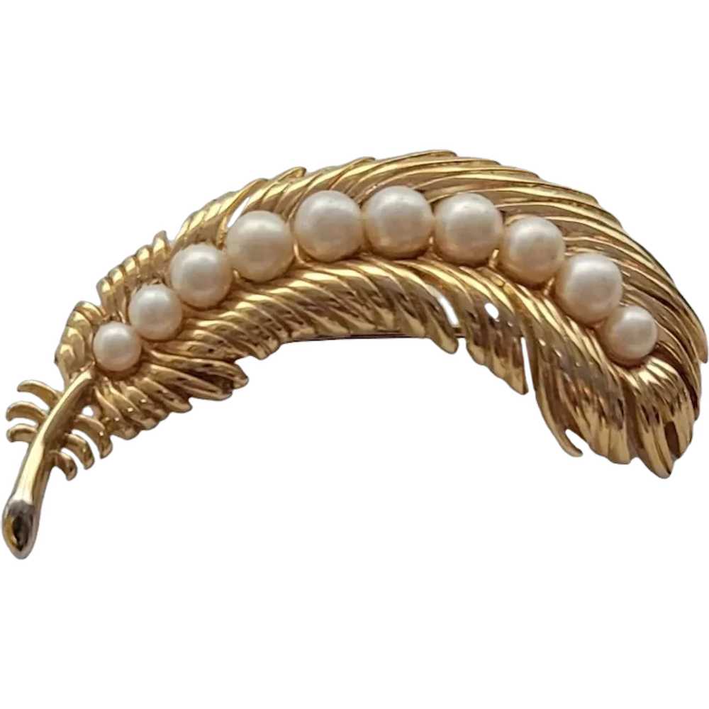 Trifari Crown Over T Vintage Gold-Tone Faux Pearl… - image 1