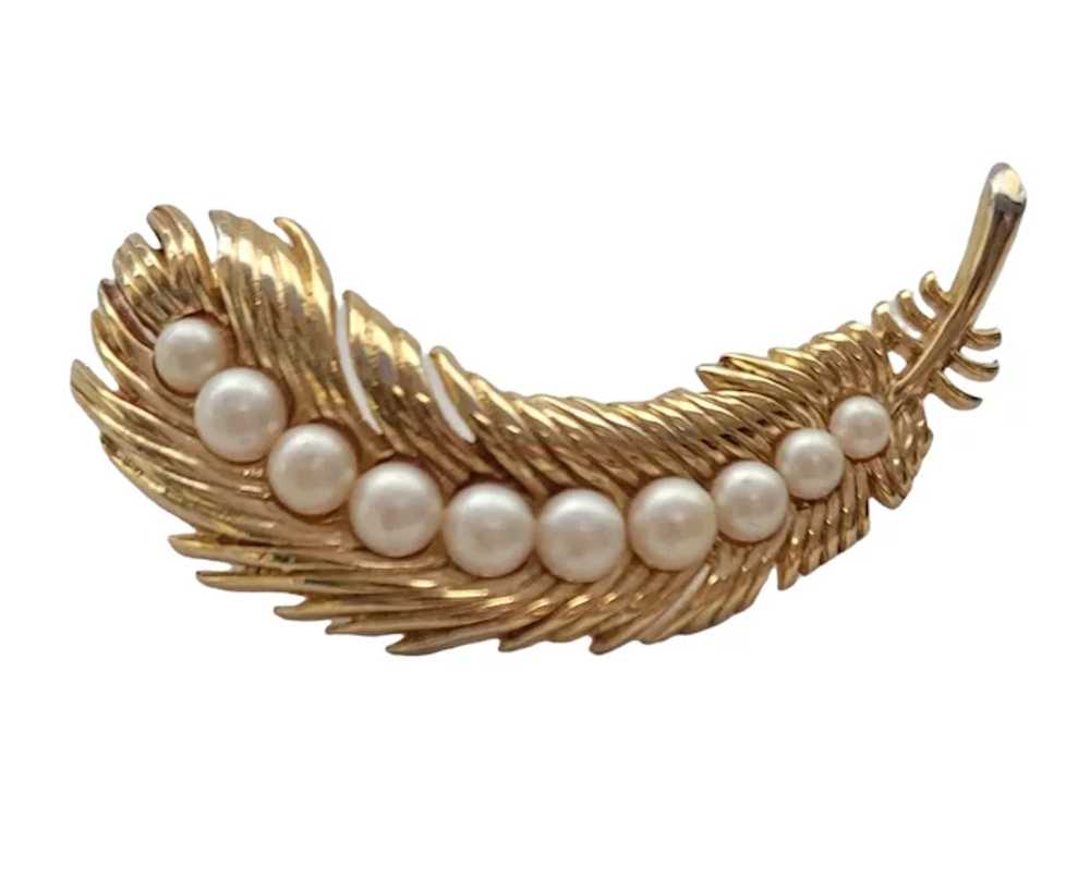 Trifari Crown Over T Vintage Gold-Tone Faux Pearl… - image 2