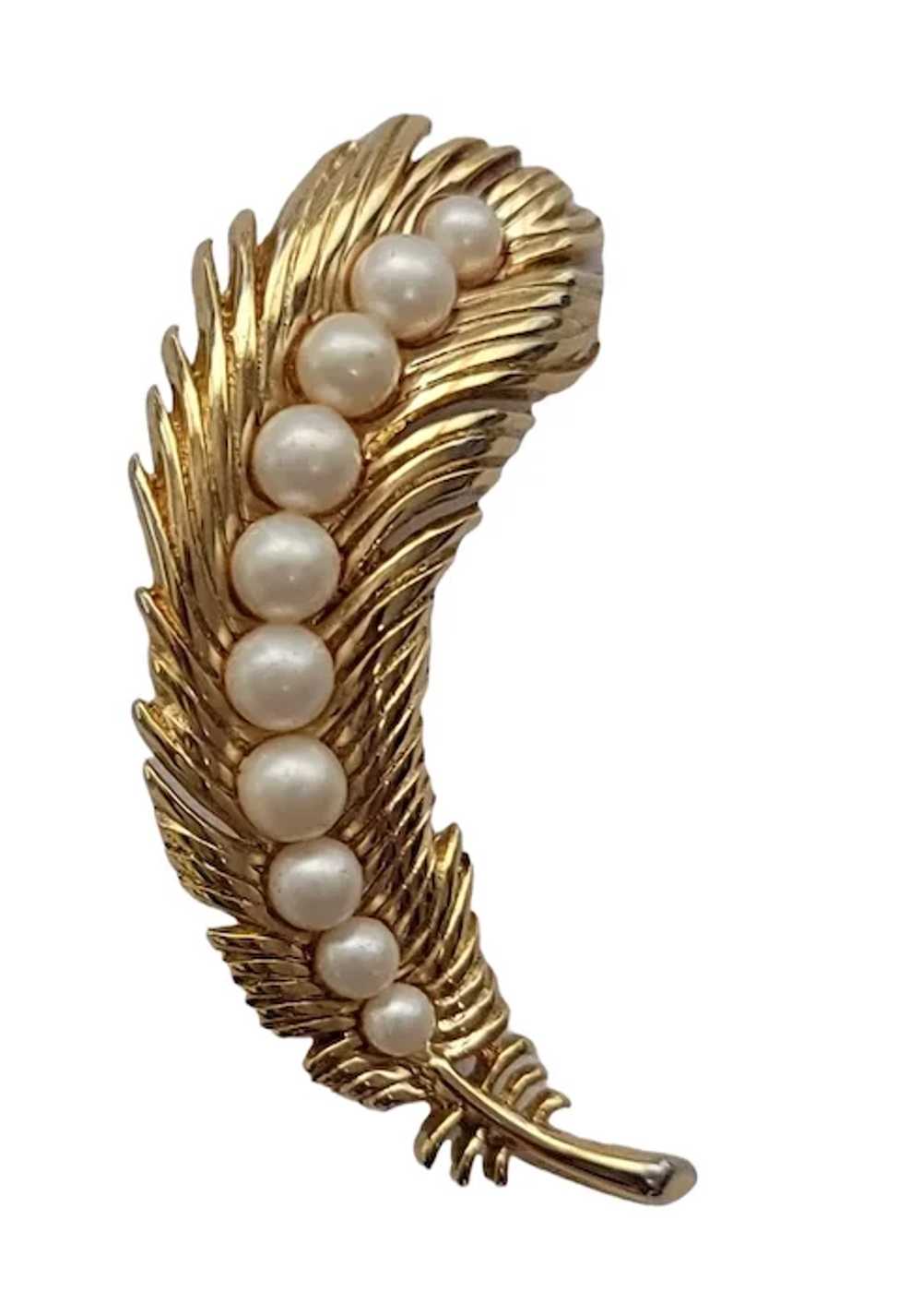 Trifari Crown Over T Vintage Gold-Tone Faux Pearl… - image 3