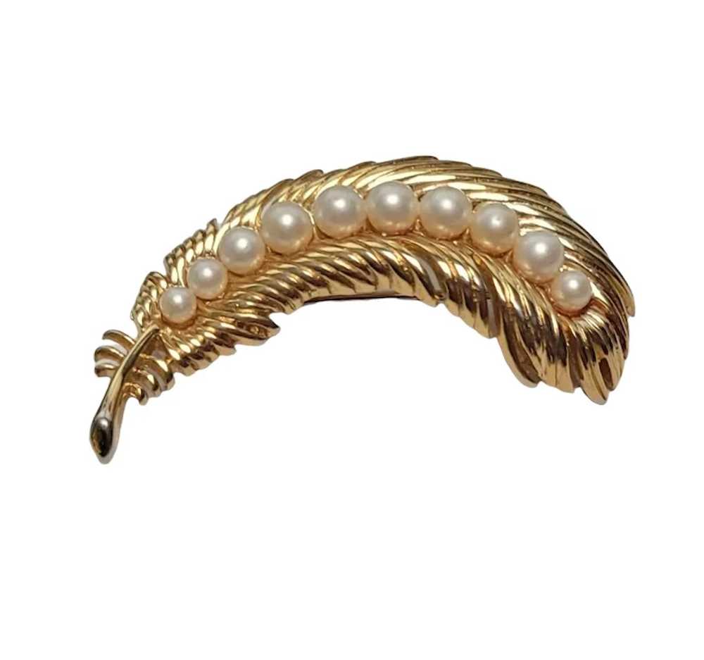 Trifari Crown Over T Vintage Gold-Tone Faux Pearl… - image 4