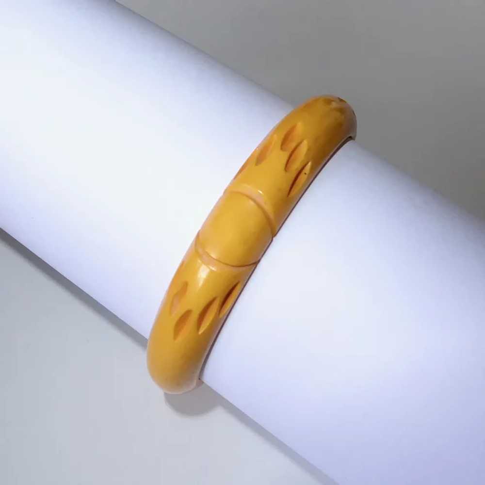 Bakelite Bracelet Carved Creamed Corn - image 3
