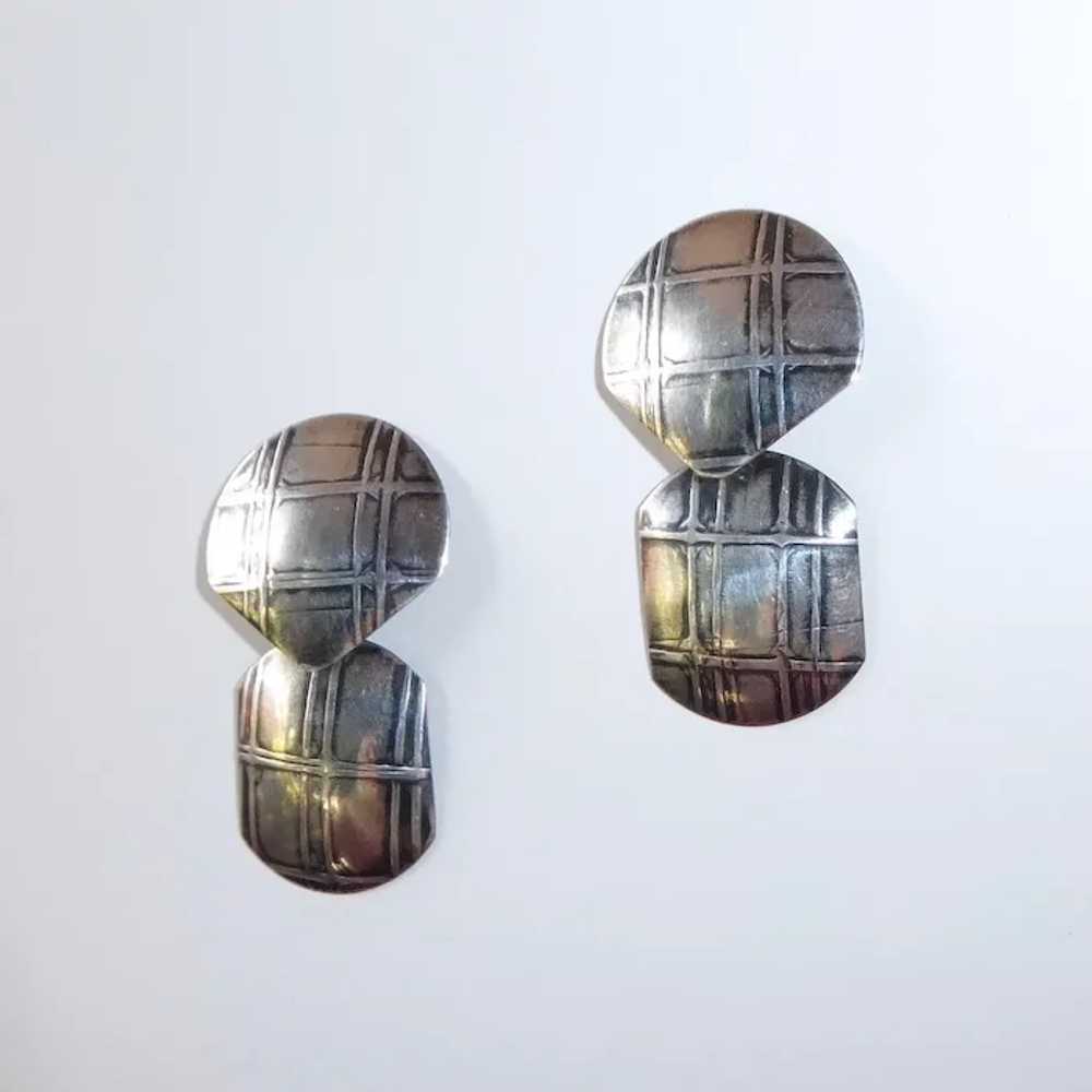 Sterling Drop Earrings w Raised Reticulated Design - image 6