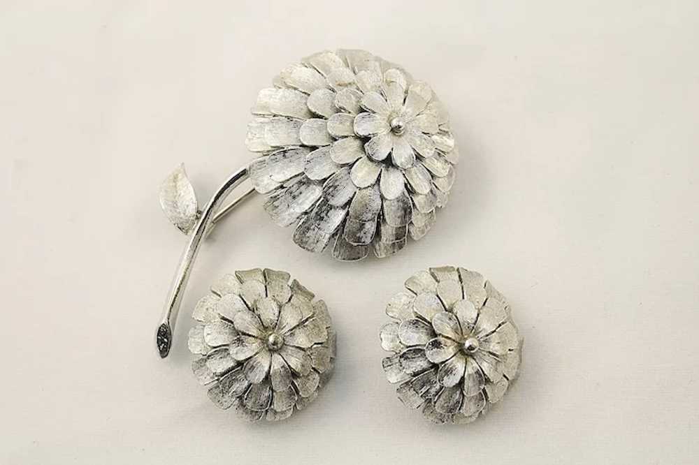 Vintage Corocraft Silvertone Flower Pin and Earri… - image 3