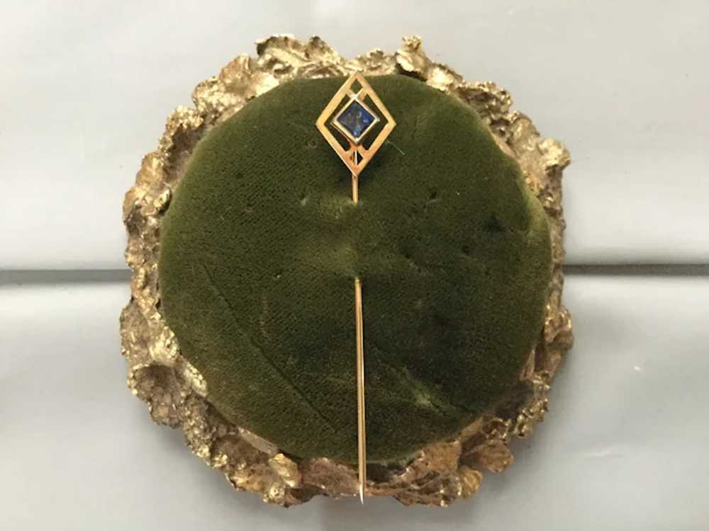 10K Gold Art Deco Stick Pin w/ Blue Sapphire - image 3
