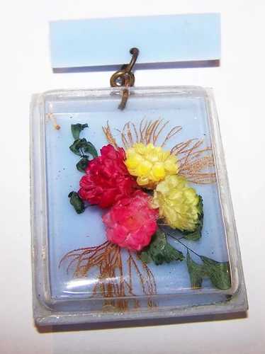 Vintage Plastic Shadow Box Pin Dried Floral Arrang
