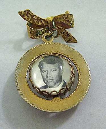 Jack Kennedy & Bobby Kennedy Memorial Costume Jewelry… - Gem