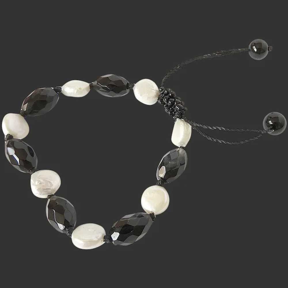 Black Agate and White cultured Coin Pearl Bracelet - image 2