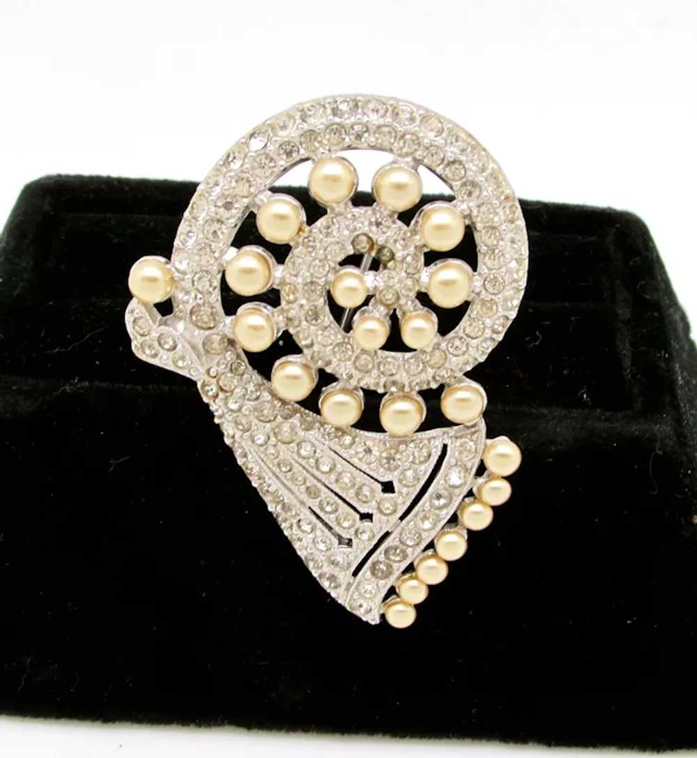 Diamante and Imitation Pearl Art Deco Brooch - image 2