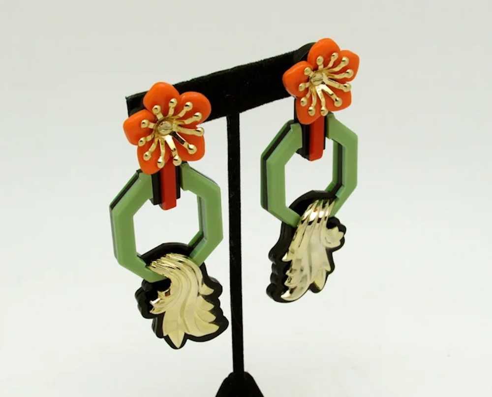 Gissa Bicalho Handmade Acrylic Flower Earrings - image 2