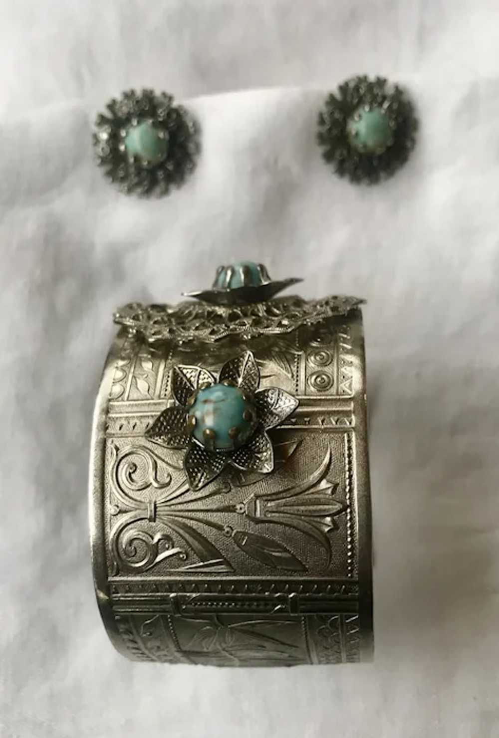 Egyptian Revival Cuff and Earrings Set Unsigned H… - image 4