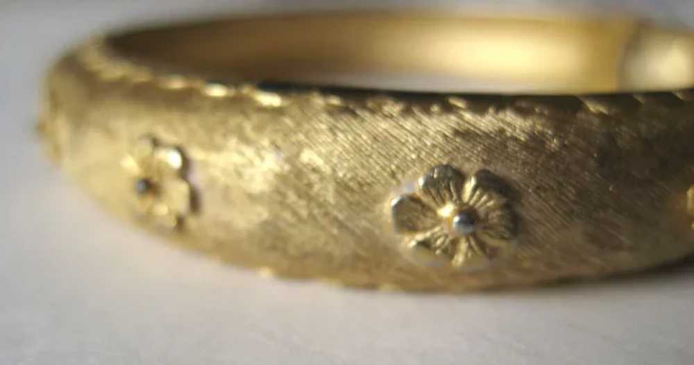 Vintage Crown Trifari Daisy Hinged Bangle Bracele… - image 3