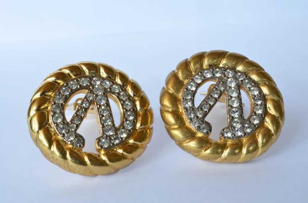 Pair of vintage Valentino earrings, gold tone/rhi… - image 7