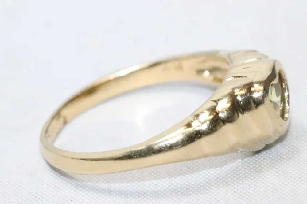 14KT Yellow Gold Peridot Heart Ring - image 2