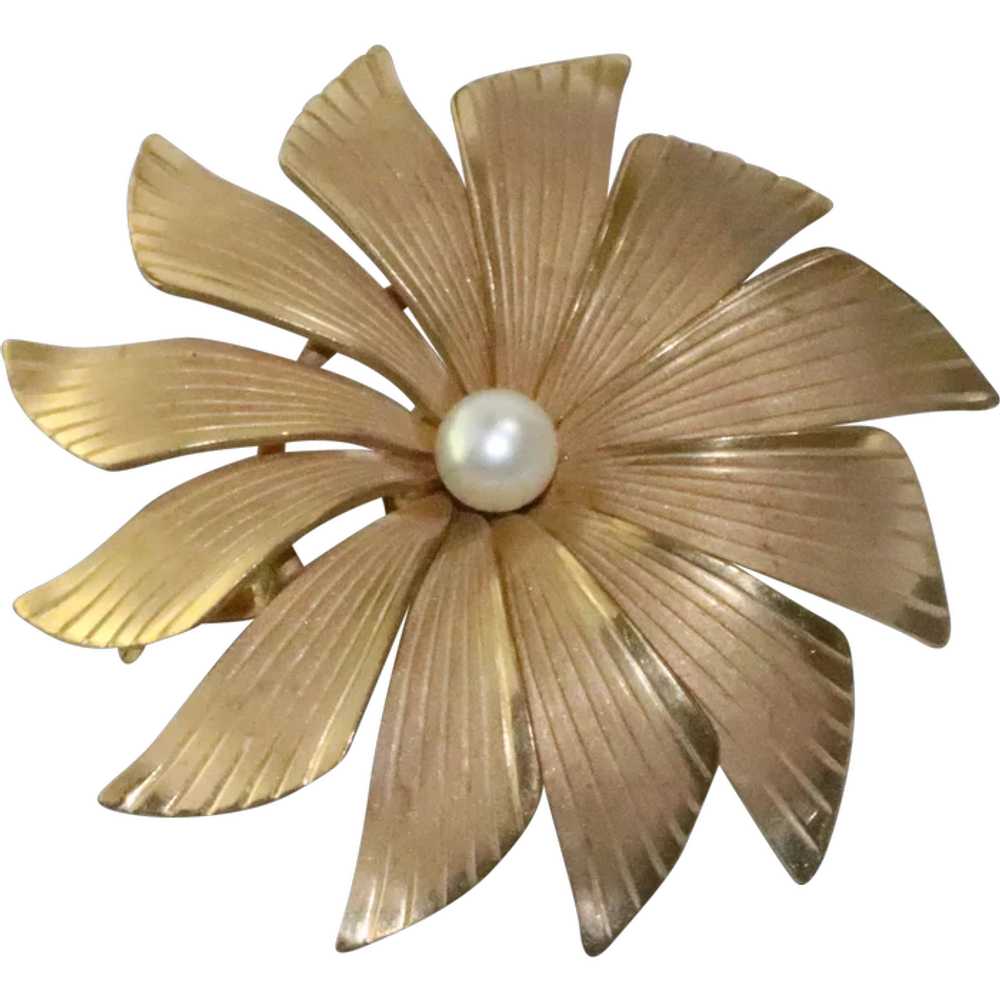 Vintage 12KT Gold Filled Pearl Flower Brooch - image 1