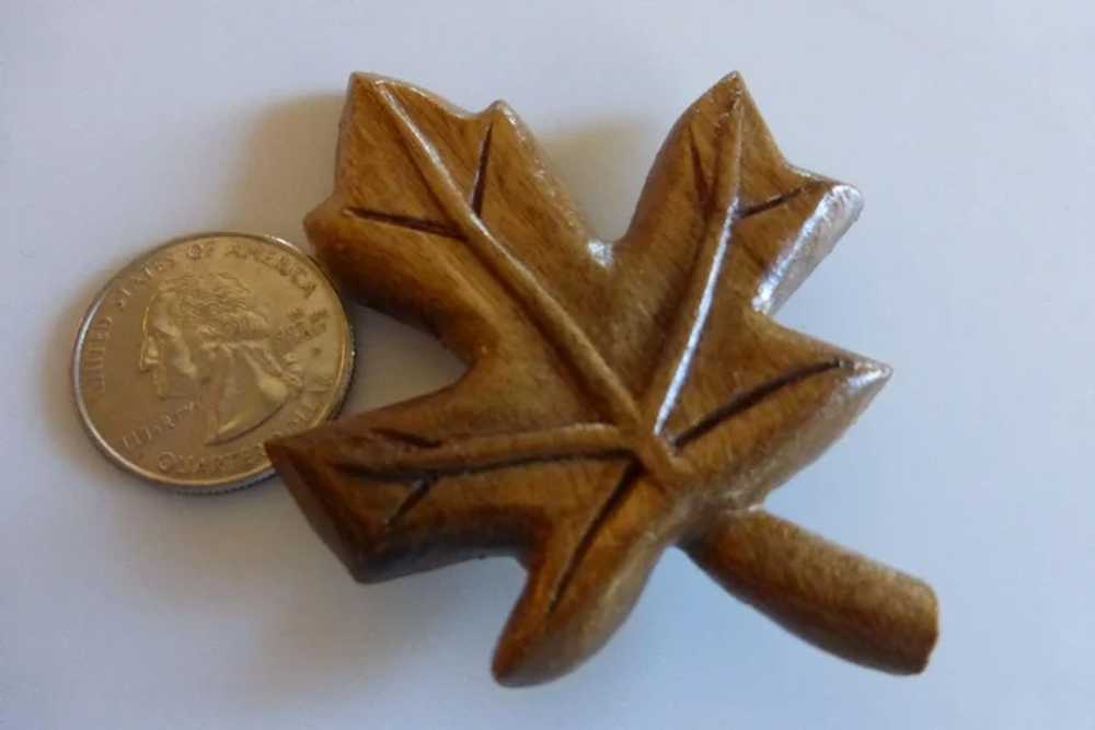 Vintage Natural Wood Maple Leaf Brooch Pin Hand C… - image 3
