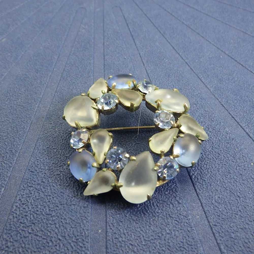1940s Frosted Glass Rhinestone Brooch, Shades Of … - image 6
