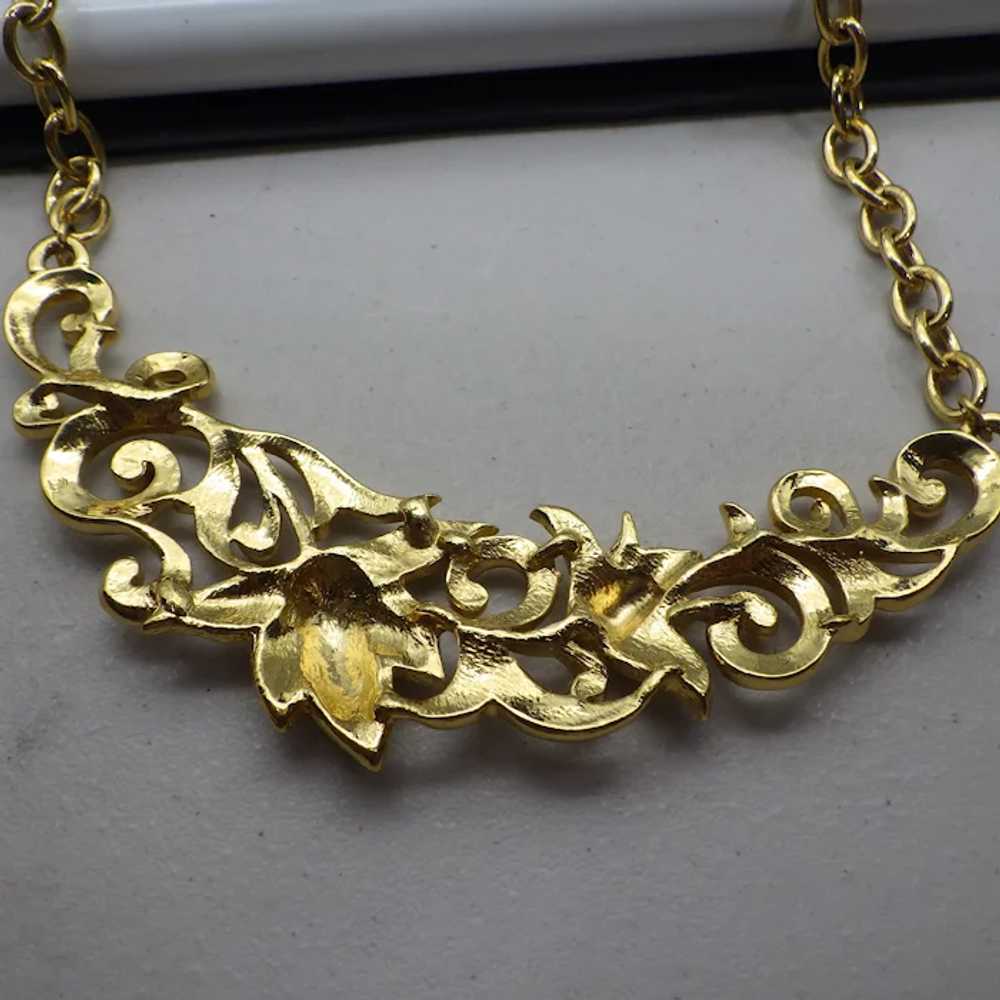 Vintage Golden Floral Design Necklace, Unsigned M… - image 2
