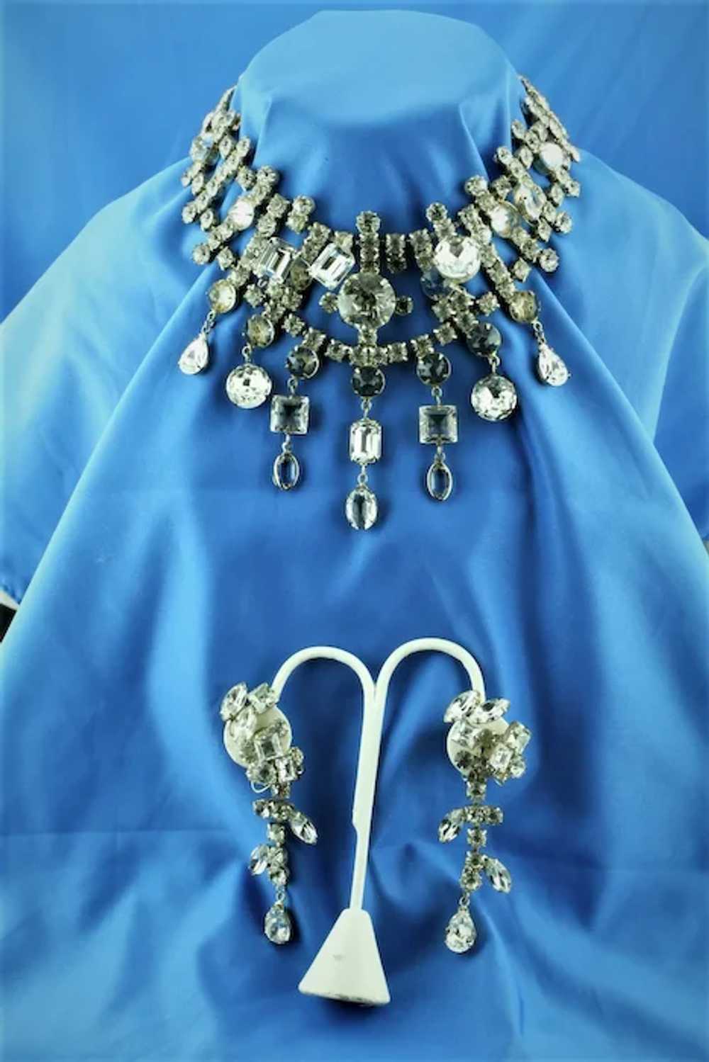 Kenneth Lane for Dynasty Necklace and Earrings - image 10