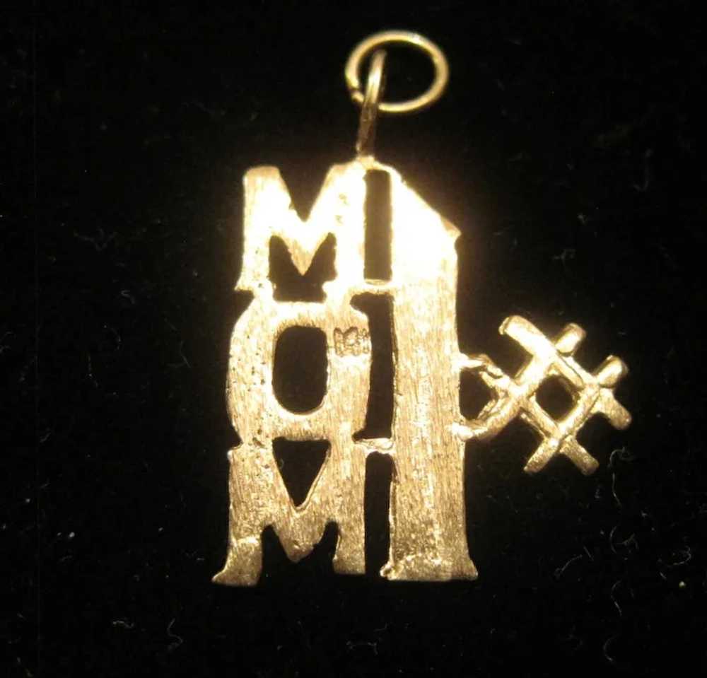 14KT Yellow Gold #1 Mom Pendant - 1.4 Grams - image 4