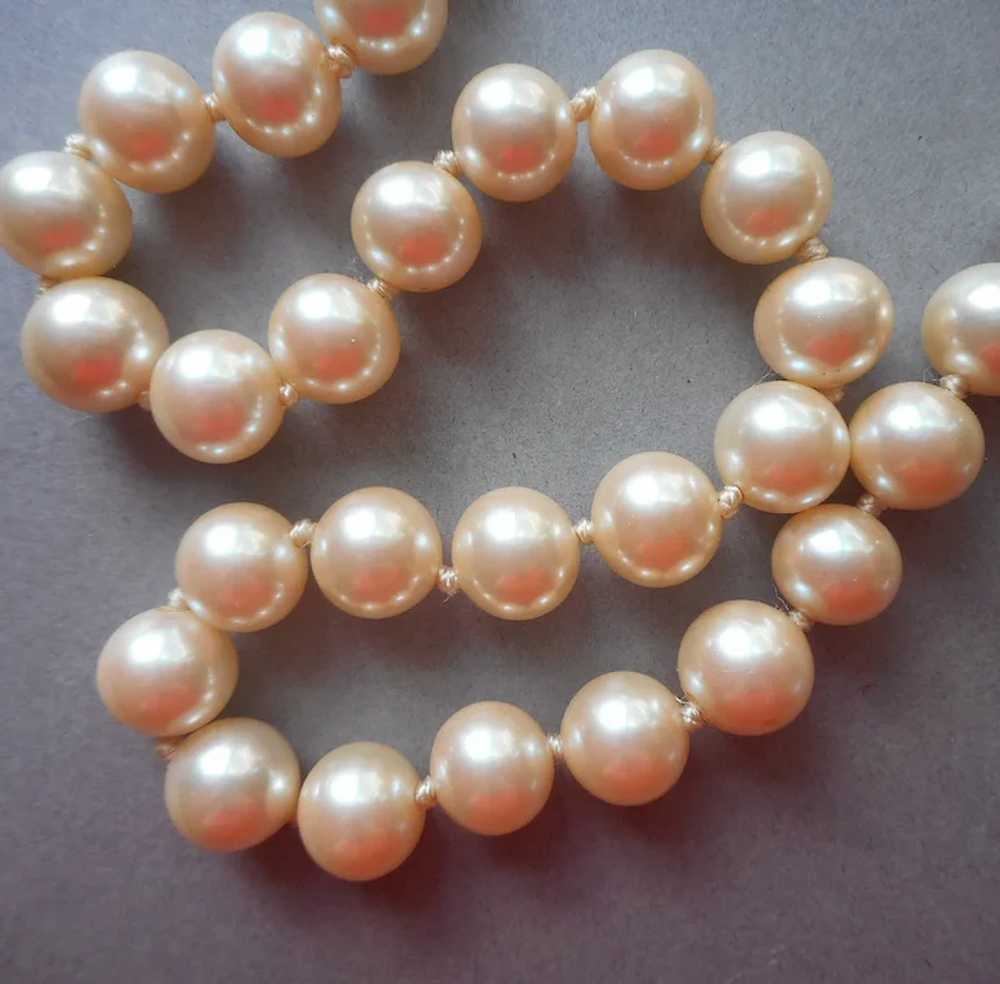 1980s Les Bernard Faux Pearls Necklace 9 mm Vinta… - image 7