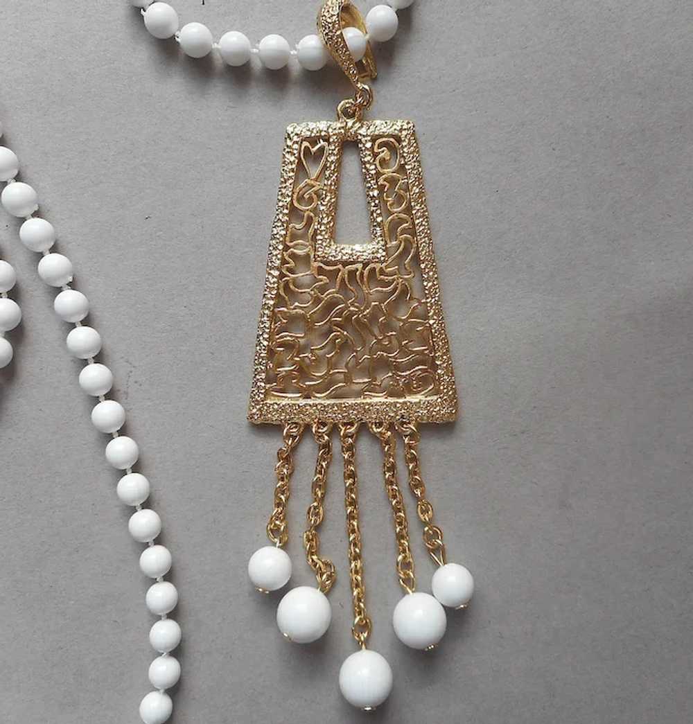 1970s Pendant Necklace White Beads Gold Filigree … - image 4