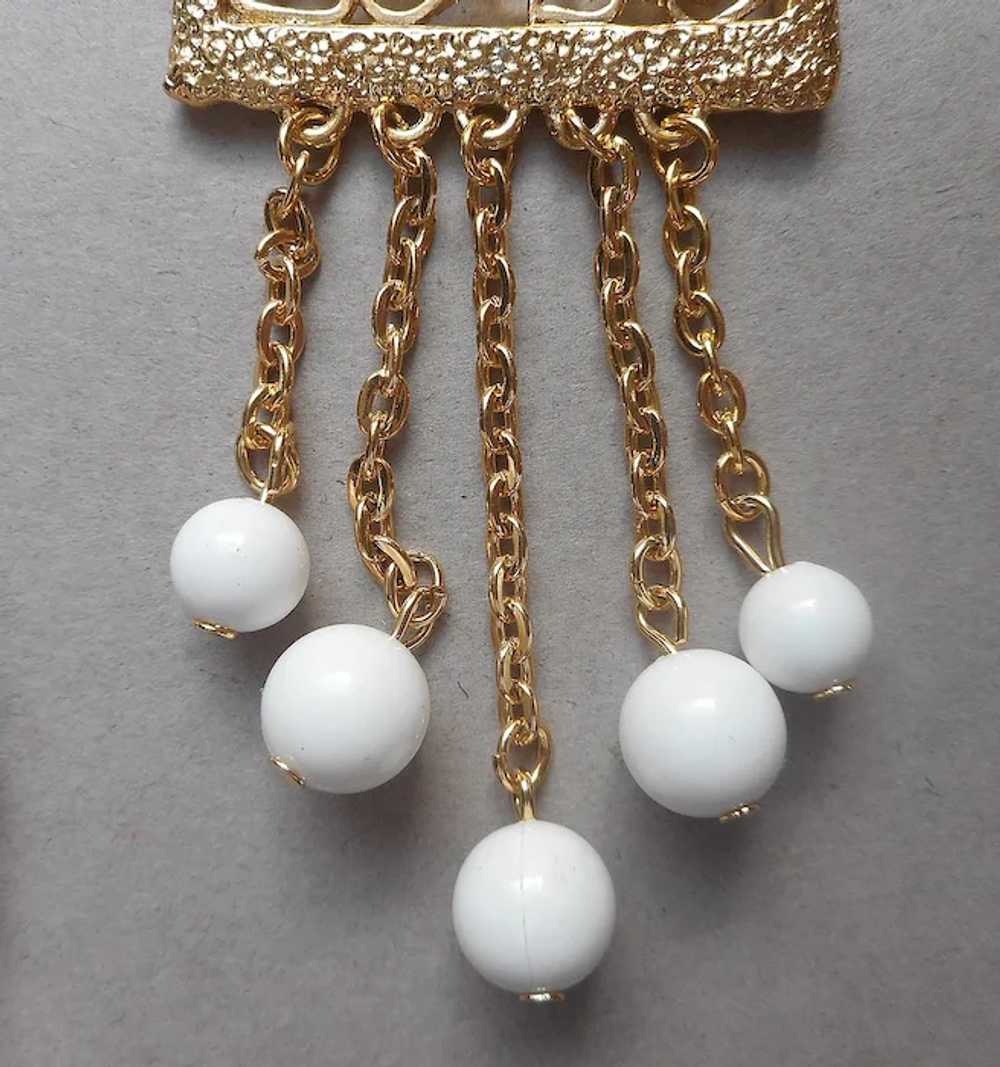 1970s Pendant Necklace White Beads Gold Filigree … - image 5