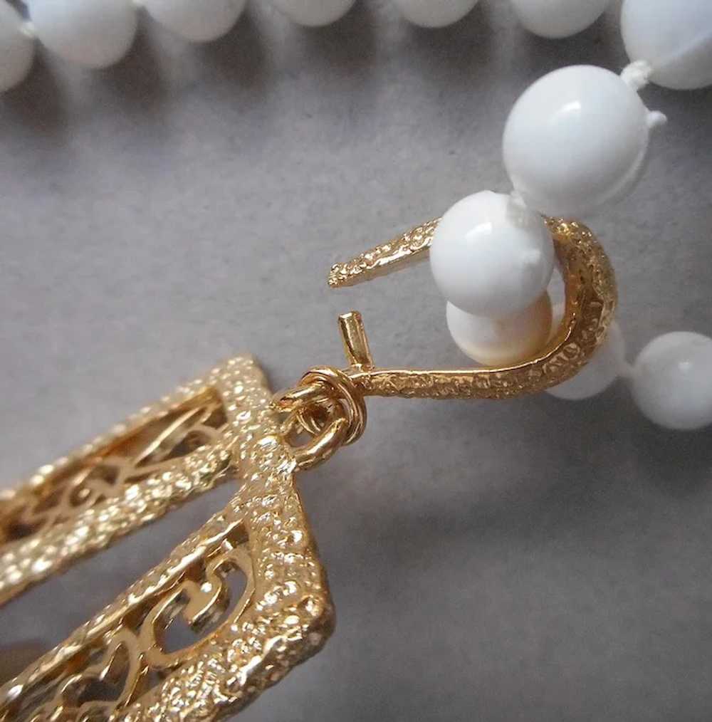 1970s Pendant Necklace White Beads Gold Filigree … - image 9