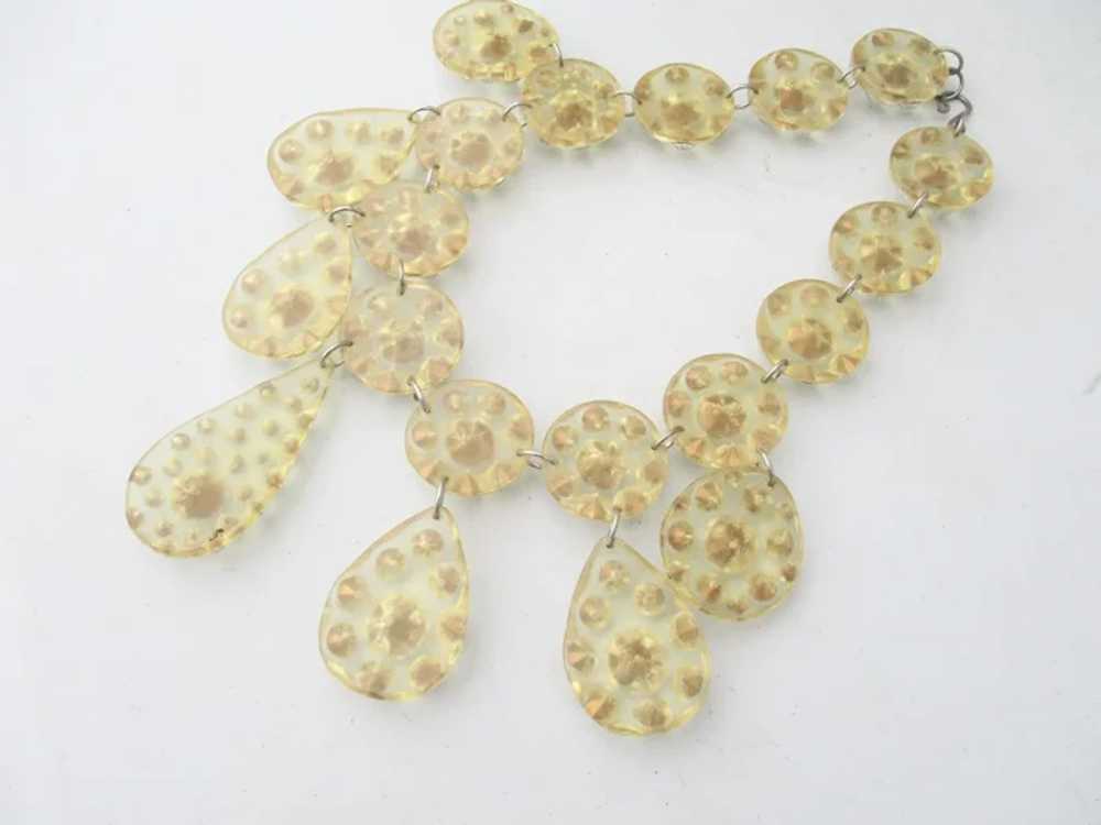 1980s Resin and Rhinestone Necklace - image 2