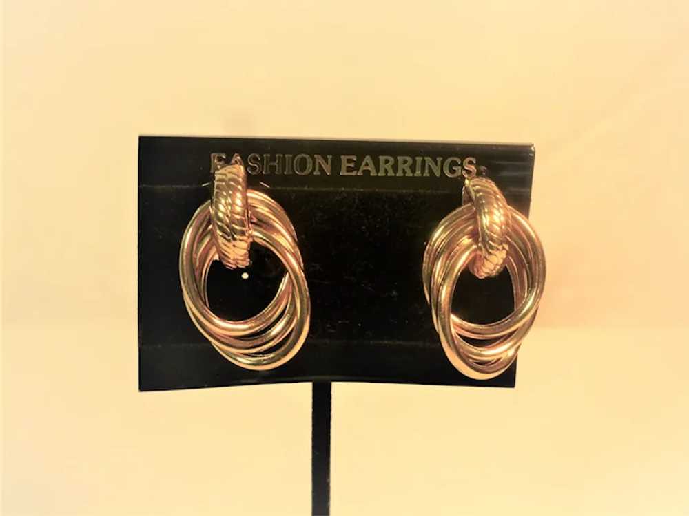 Gold tone clip-on earrings - image 3