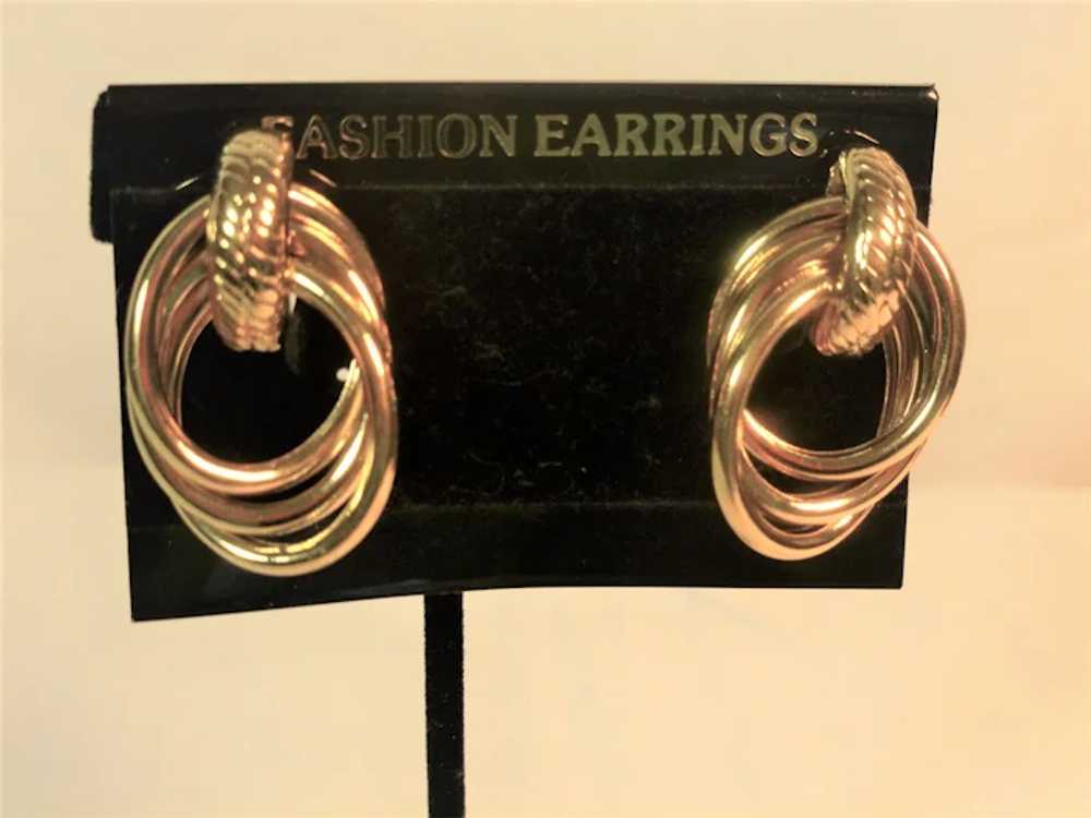 Gold tone clip-on earrings - image 4