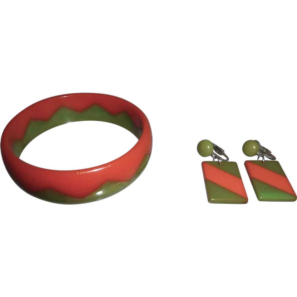 Bakelite Zig Zag Bangle Bracelet & Earrings Orang… - image 1