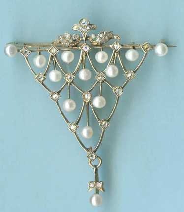 Exciting En Tremblant Diamond Pearl Brooch c. 1880