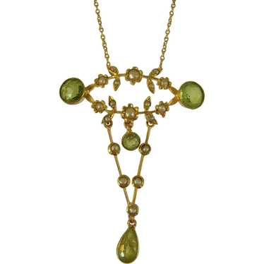 Antique Edwardian peridot and pearl gold pendant - image 1