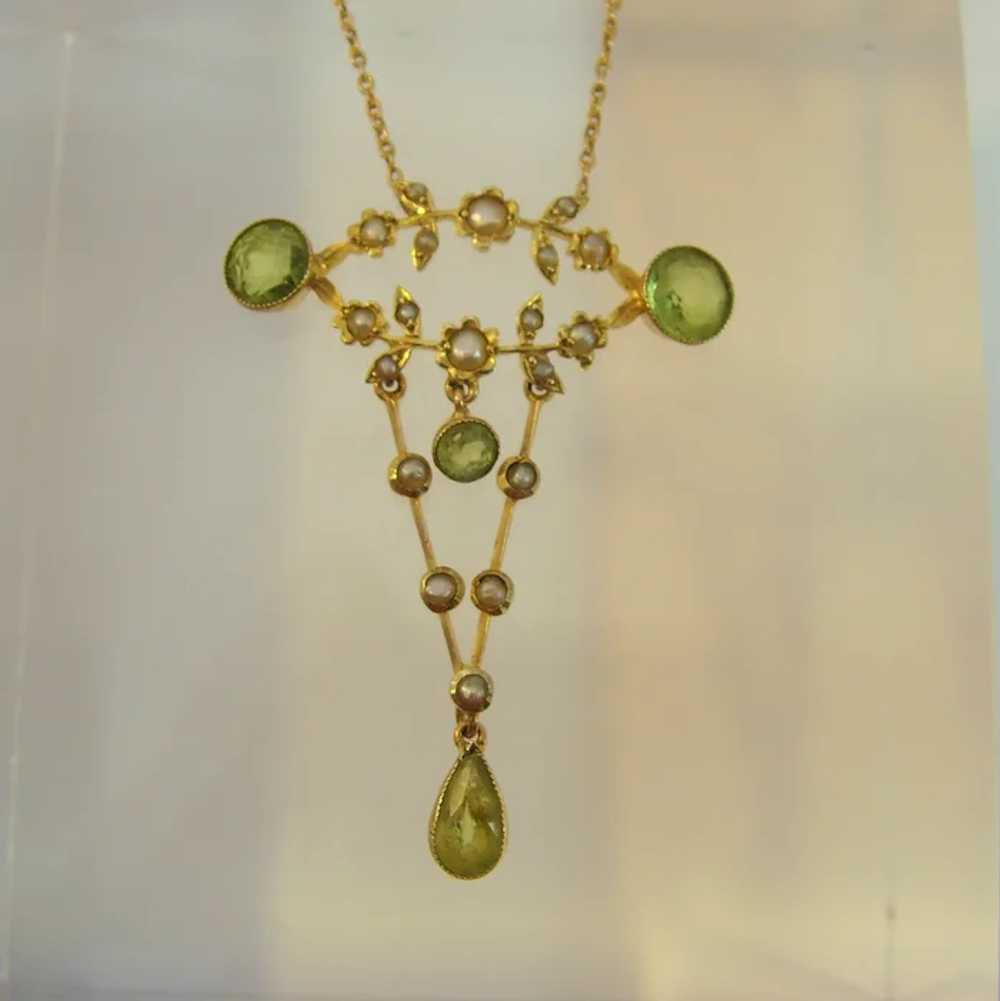 Antique Edwardian peridot and pearl gold pendant - image 3