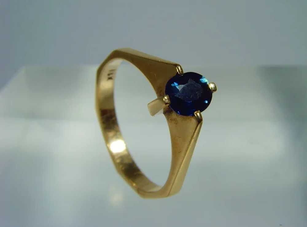 Vintage Sapphire 18ct gold ring - image 2