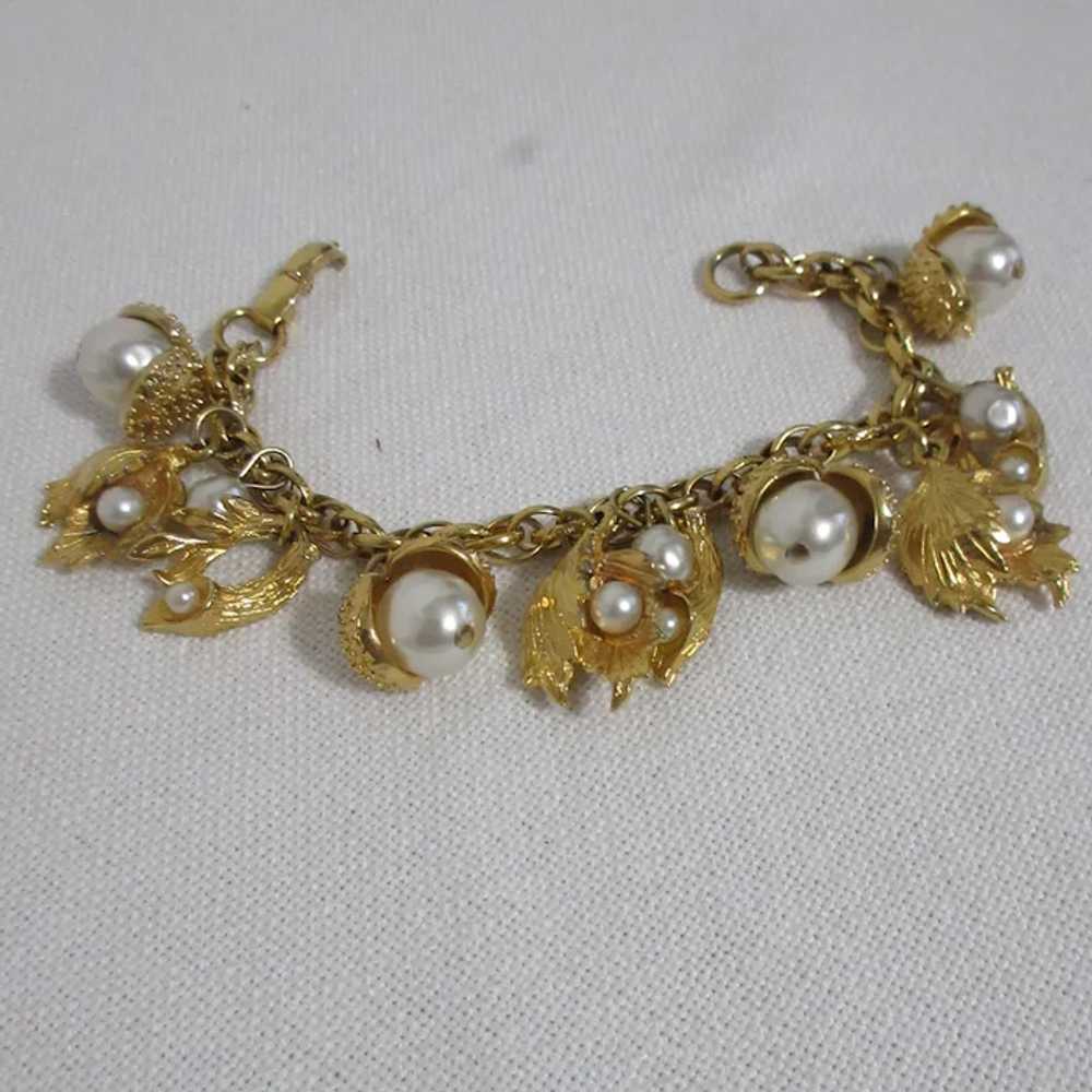Unsigned Gold Tone Faux Pearl Charm Bracelet - image 2