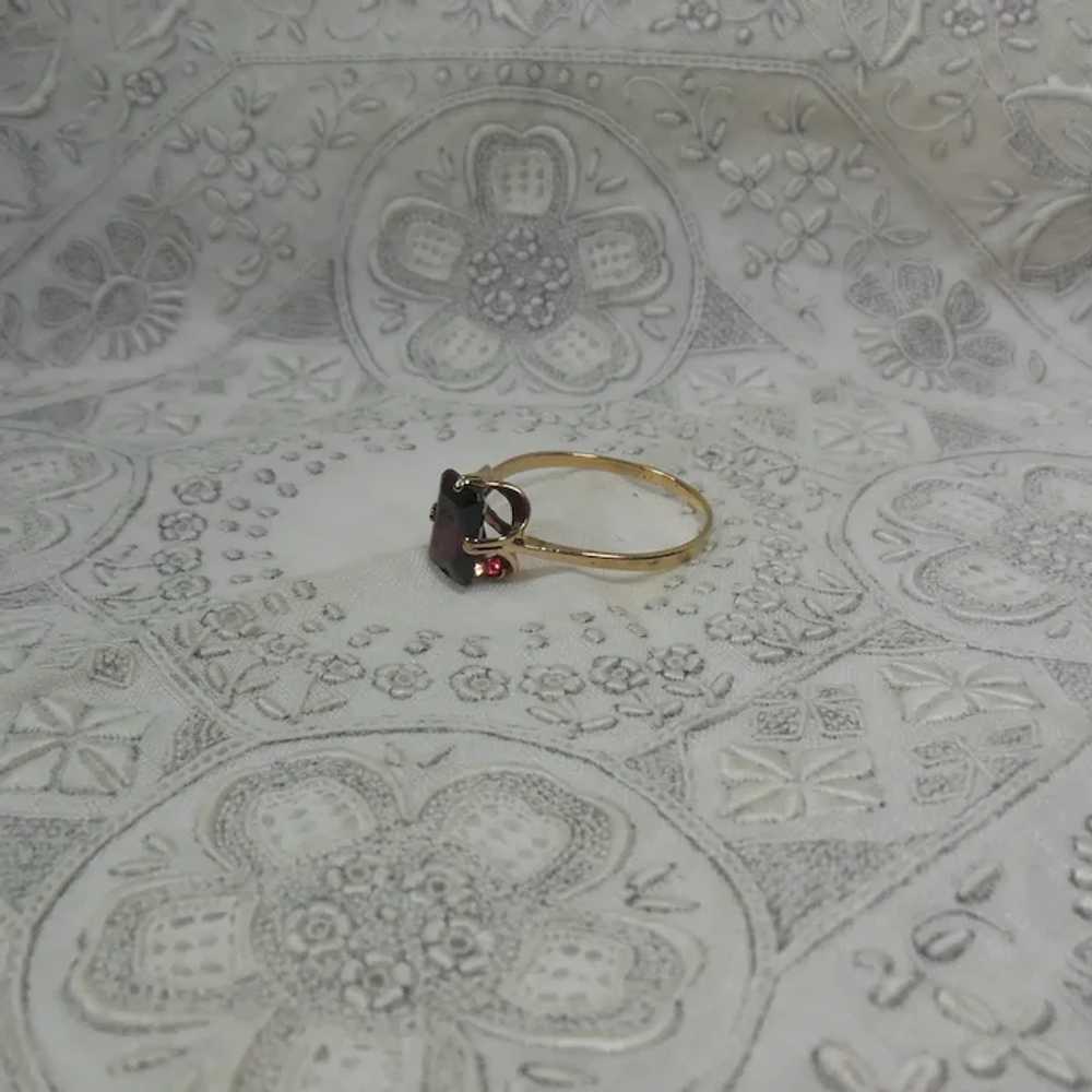 9 Kt Gold & Garnet Solitaire Ring - image 7