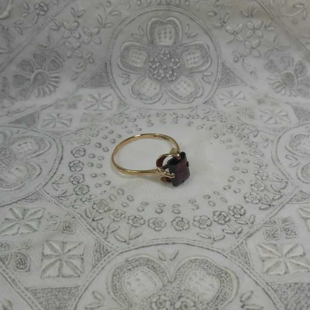 9 Kt Gold & Garnet Solitaire Ring - image 8