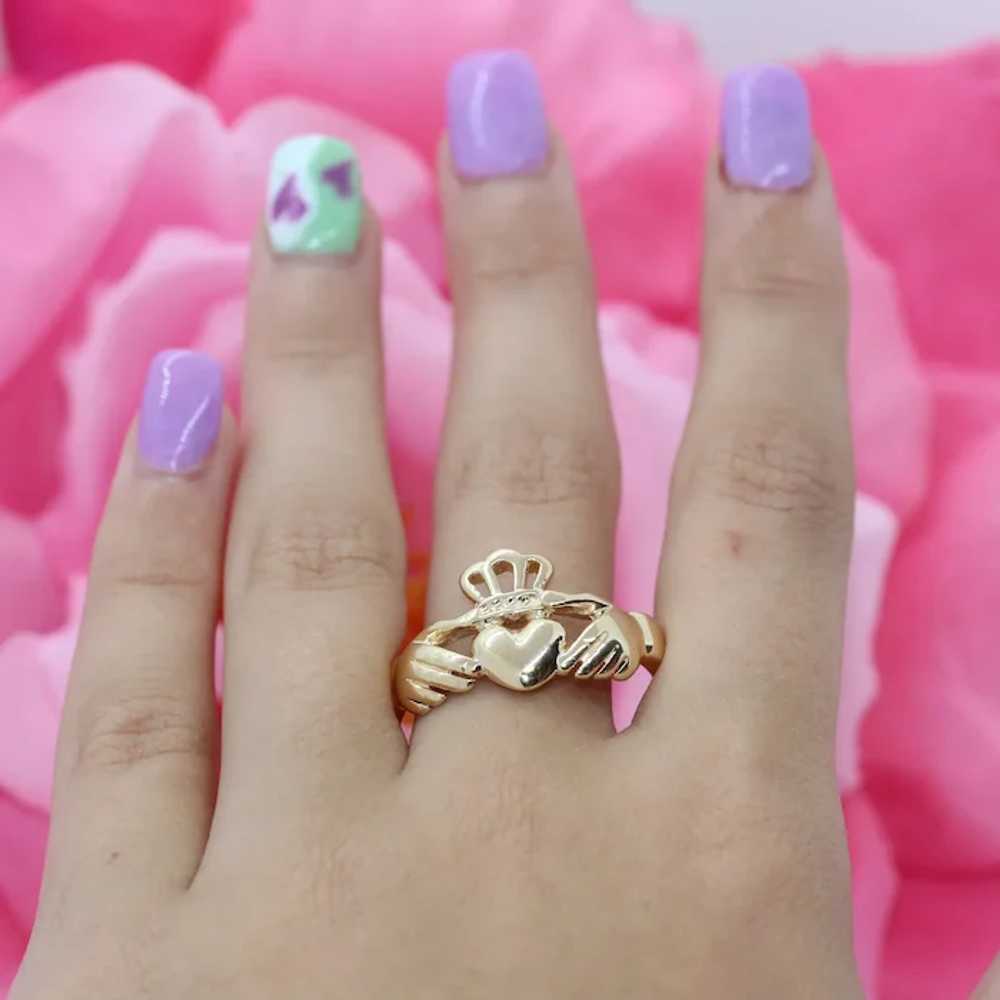 Vintage Claddagh Ring Solid 14K Yellow Gold Size … - image 2