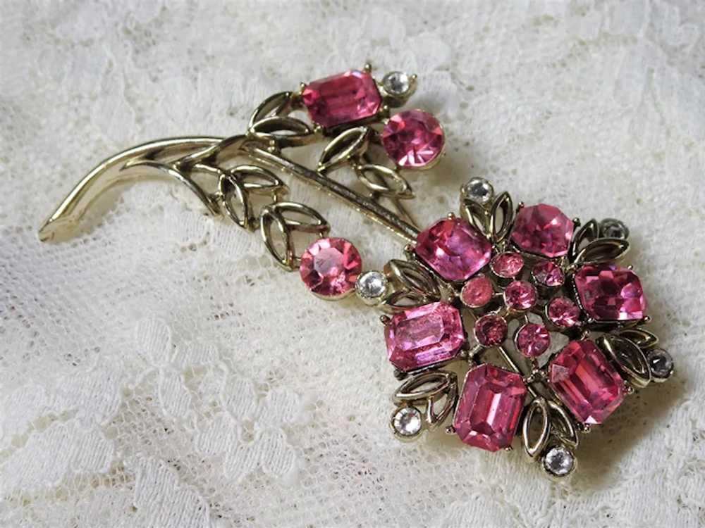 BEAUTIFUL Faceted Pink Glass Flower Brooch, Figur… - image 2