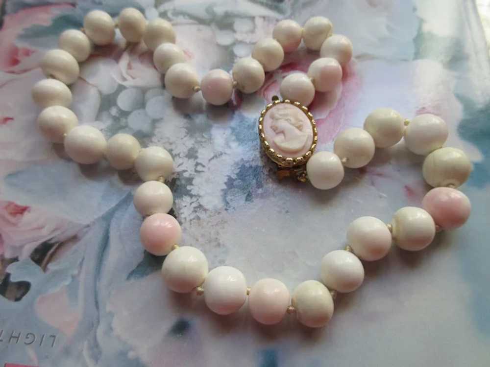 Vintage Carved Shell Beaded Necklace with Carved … - image 9