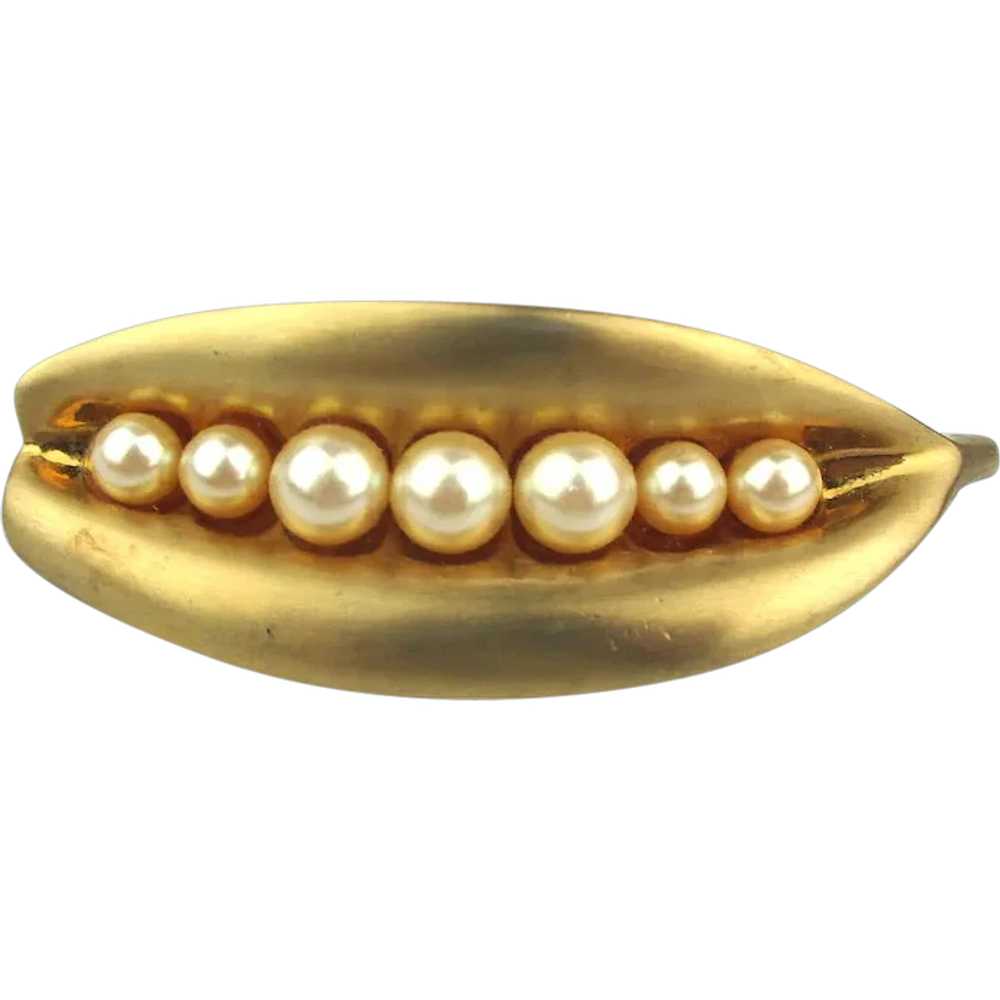 RICHELIEU Faux Pearl Goldtone Pea Pod Pin Toothy … - image 1