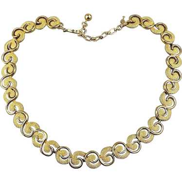 Vintage Trifari Goldtone Necklace Pebbled Commas … - image 1