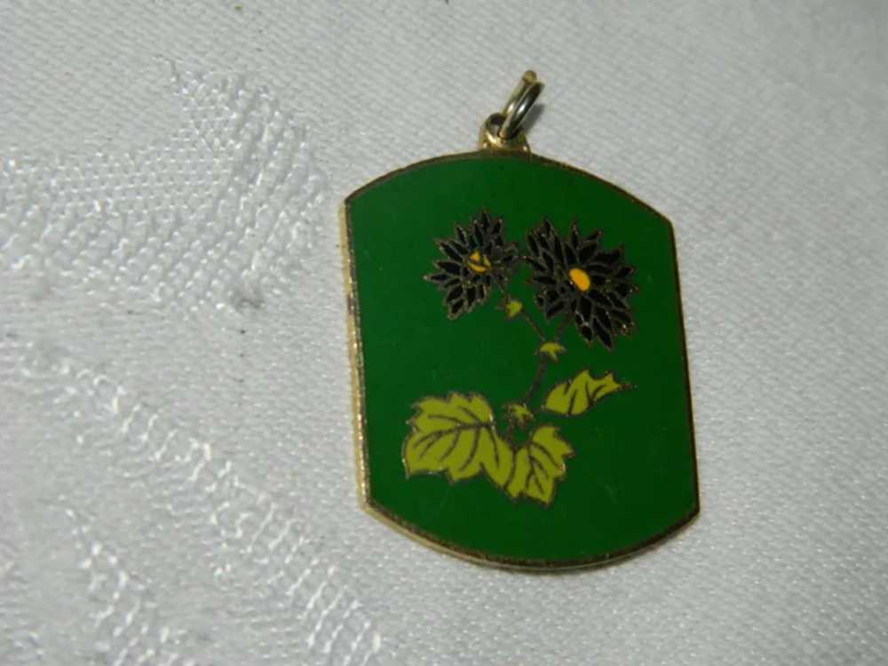 1970's Mod Green Cloisonne Flower Pendant - image 2